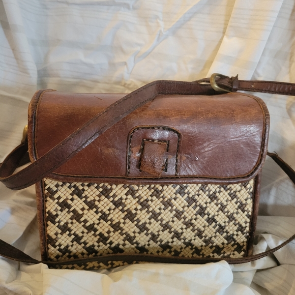 Vintage Indonesian Bucket Purse - Picture 2 of 3